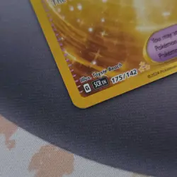 Pokemon TCG - Bravery Charm 175/142 - Stellar Crown - Holo Gold Hyper Rare - Image 4