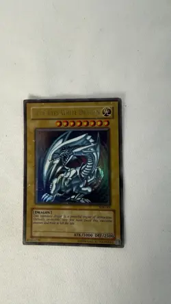 Blue-Eyes White Dragon SDK-001 Ultra Rare 2002 Edition Yu-Gi-Oh - Image 1