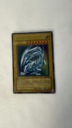 Blue-Eyes White Dragon SDK-001 Ultra Rare 2002 Edition 1st Yu-Gi-Oh - Image 1