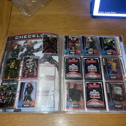 TOPPS MARVEL AVENGERS HERO ATTAX BINDER & CARDS 140+ limited edition - Image 3