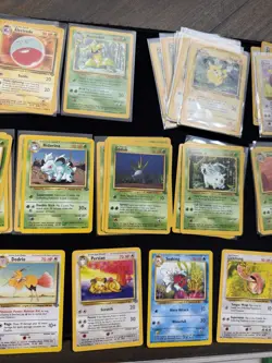 Jungle Pokemon Vintage 95 Card Lot - LP to Damaged - Pikachu Vaporeon Holo - Image 4