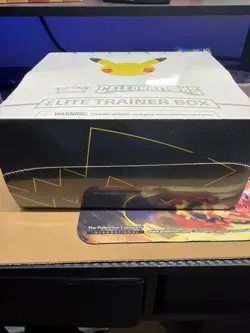 Pokemon TCG: 25th Anniversary Celebrations Elite Trainer Box (2021) 820650809439 - Image 4
