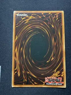 Yugioh Blue-Eyes White Dragon SDK-001 Unlimited Foil Bleed Ultra Rare LP+ DJC - Image 2