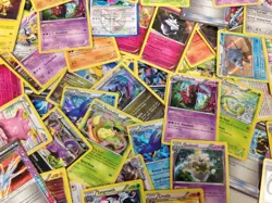 Lot Of 100 Assorted Pokemon Cards With 2 Bonus Hollow Foil Cards And a EX or GX - Image 2
