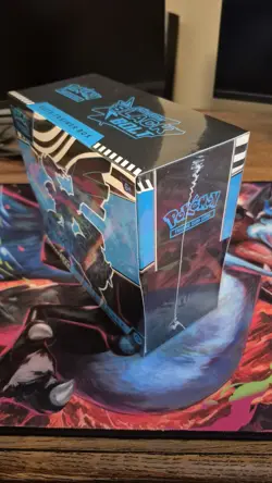 Pokemon TCG Black Bolt Elite Trainer Box ETB New Sealed - Image 3