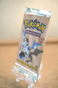21.28g Pokemon 1st Edition Fossil Booster Pack Factory Sealed Aerodcactyl WOTC - Image 4