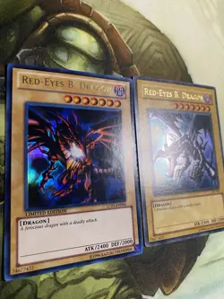 Red Eyes Black Dragon Lc01-en006 & Sdj-001 Excellent Condition Yugioh Cards - Image 2