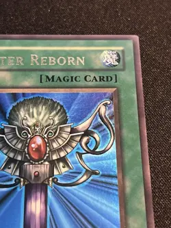 Yu-Gi-Oh! Monster Reborn LOB-118 Blue Eyes Ultra Rare Unlimited - Image 4