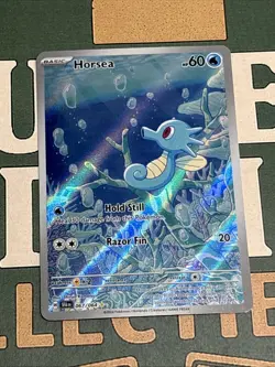 Horsea 067/064 Illustration Rare Pokemon Sv: Shrouded Fable Holo - Image 1