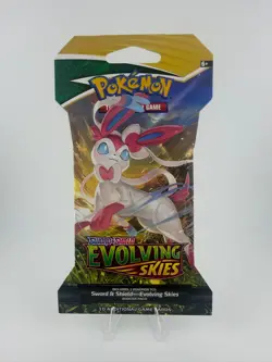 Pokemon TCG: Sword & Shield Evolving Skies Sleeved Booster Pack (Sylveon) - Image 1