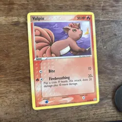 POKEMON VULPIX 72/106 2005 EX EMERALD CARD - Image 1