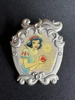 Disney Snow White & 7 Dwarfs Trading Pin Lot (12). Including Hidden Pins - Image 2