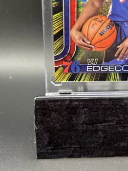 2025 Topps Chrome VJ Edgecombe Radiating Rookies RC SSP RR-3 - Image 3