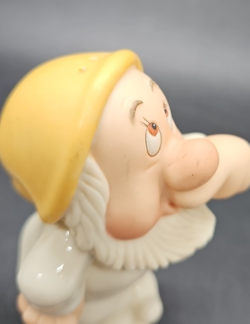 Lenox Disney Snow White & The Seven Dwarfs Salt & Pepper Pots - Sneezy and Dopey - Image 5