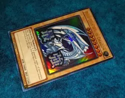 Yugioh TCG - Blue Eyes White Dragon Ultra Rare #RA05-EN085 Rarity Collection 5 - Image 3