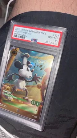 2025 DISNEY LORCANA EN 9-FABLED ENCHANTED MICKEY MOUSE STEAMBOAT PILOT PSA 10 - Image 1