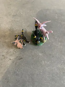 Espeon & Umbreon Pin Badge - Pokemon TCG Prismatic Evolutions Figure Collection - Image 2