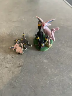 Espeon & Umbreon Pin Badge - Pokemon TCG Prismatic Evolutions Figure Collection - Image 3