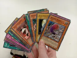 Large Yu-Gi-Oh Card Bundle 5Ds Tin Mixed Lot 200+ Cards - Preowned Collectable - Image 4