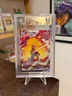 Pikachu VMAX Trainer Gallery Lost Origin TG17/TG30 BGS 9.5 / PSA 10 Gem Mint - Image 1