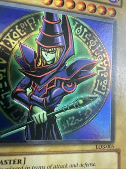 Yugioh Dark Magician LOB-005 Ultra Rare Vintage Foil Shift LP - Image 1