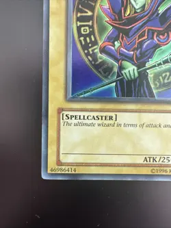 Yugioh Dark Magician LOB-005 Ultra Rare Vintage Foil Shift LP - Image 5