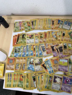HUGE VINTAGE POKEMON CARD LOT First Editions - Shadowless - Base Set - Fossil - Image 2