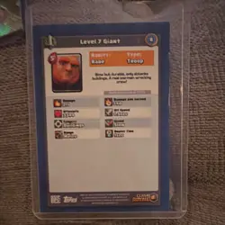 Clash Royale Giant Rare Foil Troop Card 25/25 Topps Serial Numbered 3300 HP - Image 2