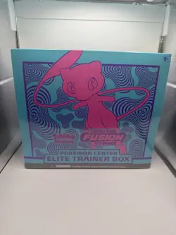 Pokemon Center Sword & Shield-Fusion Strike Elite Trainer Box - Image 1