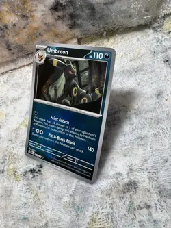 Pokemon TCG Prismatic Evolutions Umbreon Poke Ball Reverse Holo Card 059/131 - Image 3