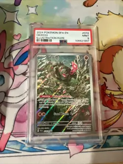 Okidogi Illustration Rare #074 - BGS MINT 9 - 2024 Shrouded Fable - Pokemon TCG - Image 1