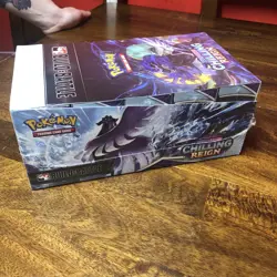 Pokemon TCG Chilling Reign Build & Battle Display Box - Image 4