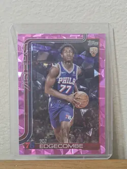 2025 Topps VJ Edgecombe ⭐ Pink Diamante #203 RC SSP CASE HIT! 🔥 ROOKIE 76’ers - Image 1