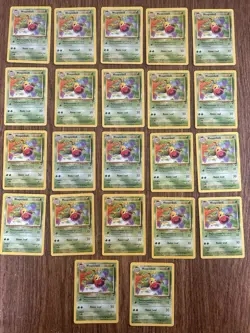 Lot Of 22 Weepinbell Vintage 1999 Base Set 2 Pokemon Cards - Image 1