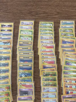 300/ Vintage 1999 Base Set Pokemon Cards - Image 4