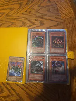 1999 Pokemon Bulbasaur Yellow Collector's Album Vintage Pocket Binder +32 Cards - Image 3