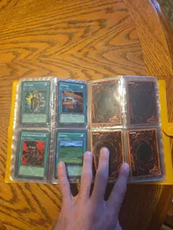 1999 Pokemon Bulbasaur Yellow Collector's Album Vintage Pocket Binder +32 Cards - Image 5