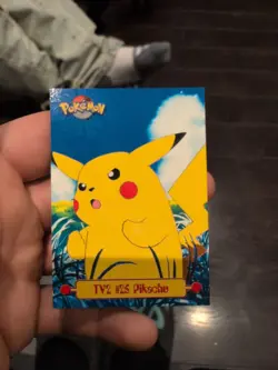Topps Pokemon Series 1 TV2 #25 Pikachu Non Holo Nm Red Logo - Image 1