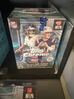 2025 Topps Chrome NFL Football Blaster Box IN HAND New Sealed 🔥 🐐 - Image 1