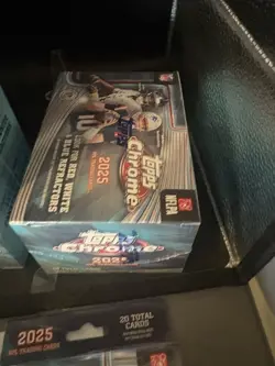 2025 Topps Chrome NFL Football Blaster Box IN HAND New Sealed 🔥 🐐 - Image 2