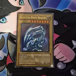 Yugioh TCG Blue Eyes White Dragon SDK-001 2002 Unlimited Ultra Rare - MP - Image 1