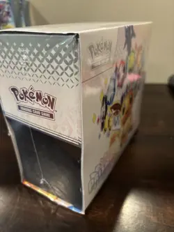 Pokemon TCG Scarlet & Violet Prismatic Evolutions Elite Trainer Box ETB DMG a - Image 2