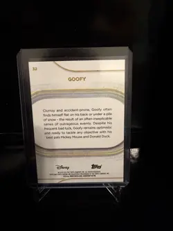 2025 Topps Chrome Disney Goofy /101 Refractor - Image 2