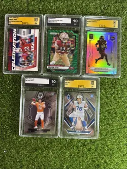 LOT OF 5 GRADED NFL FOOTBALL CARDS - Image 1