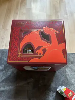 Pokemon TCG: Charizard ex Super-Premium Collection (3 Foil Promo Cards included) - Image 3