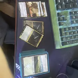 MTG Lord of the Rings Food and Fellowship Commander Deck Frodo - Image 1