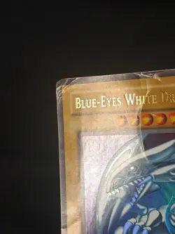 Yu-Gi-Oh! Blue-Eyes White Dragon SDK-001 Ultra Rare - DAMAGED - Glossy Variant - Image 4