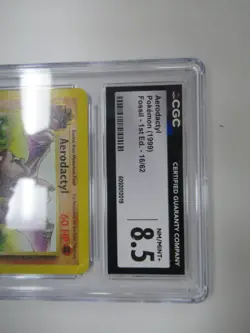 1999 Pokemon Fossil 1st Edition Aerodactyl 16/62 CGC 8.5 - Image 2