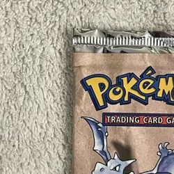 Pokemon Fossil 1st Editon Booster Pack Unweighed & Sealed Aerodactyl 4702771060714 - Image 2