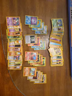 Lot Of 100 Vintage Pokemon Cards Lp To Hp - Image 1